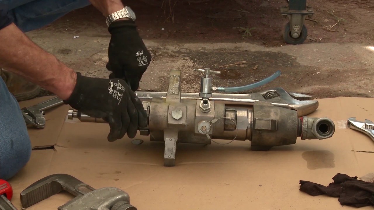 Removal of Graco Xtreme airless spray pump piston from lower
