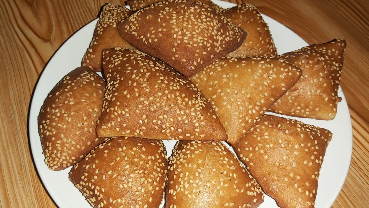 HOW TO MAKE SESAME BUR  MAANDAZI (SESAME MAHAMRI)COCONUT MILK MAANDAZI
