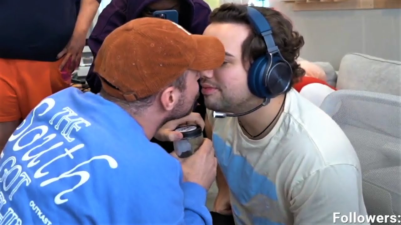 Mizkif And Rich SNIFF Amouranth's FART JAR!