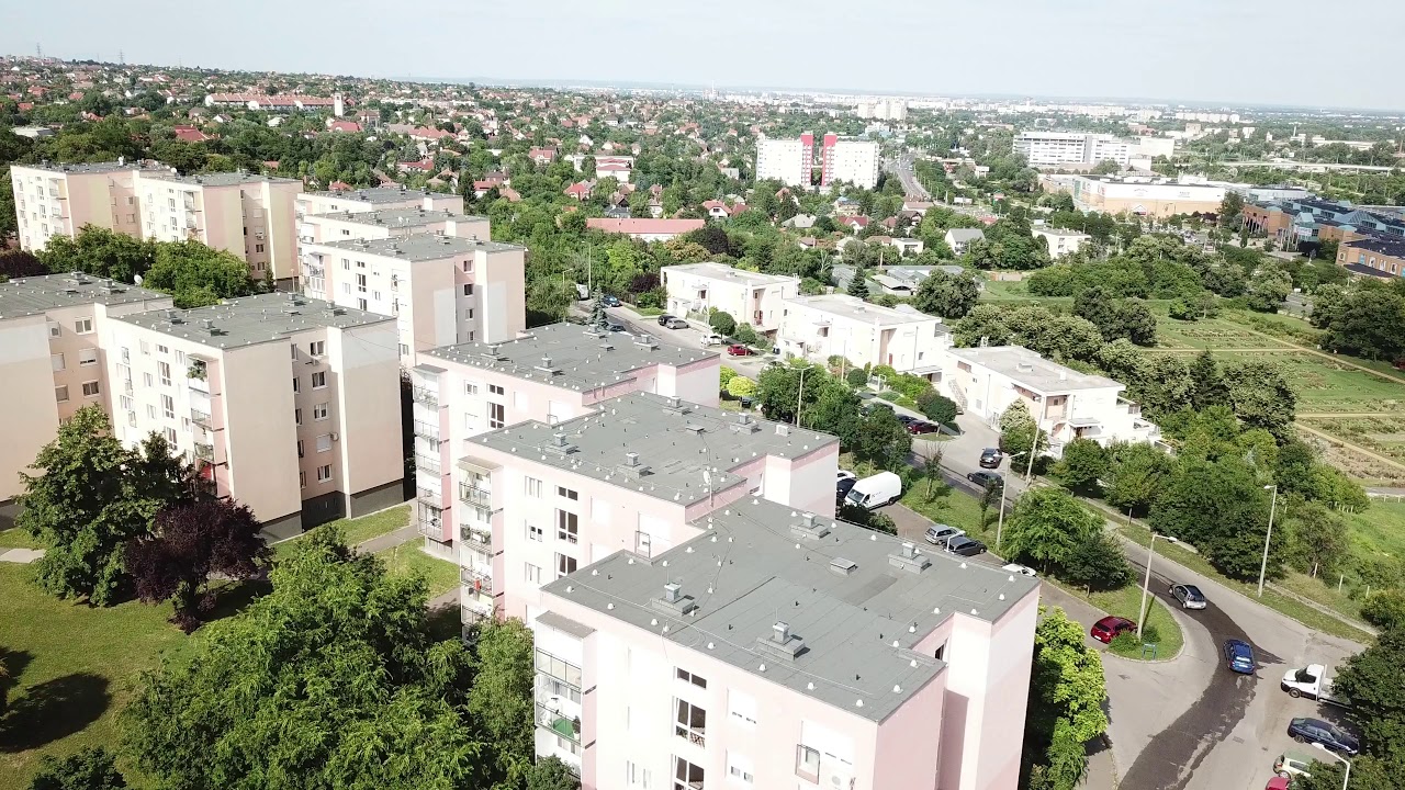 Pihentető zene és repülés. Budapest XXII.  RÓZSAKERT 2. Lakótelep   2019 06 29