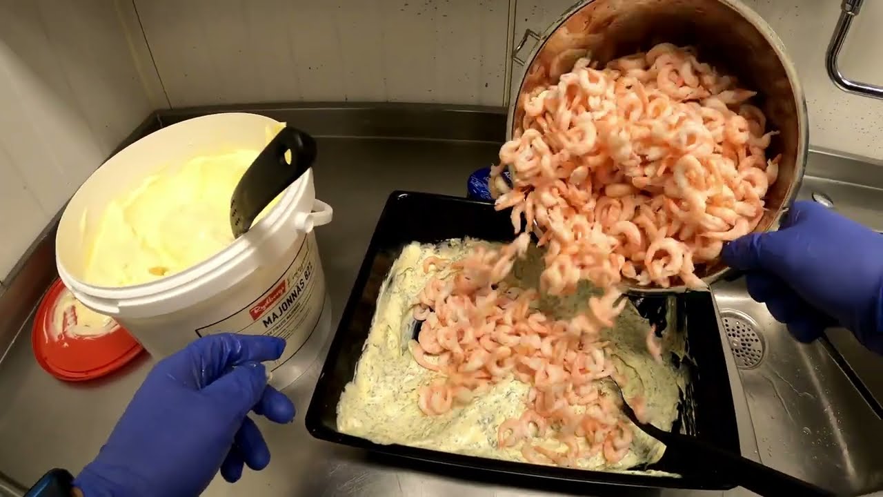 MAKING A SWEDISH DELICACY, SKAGENRÖRA