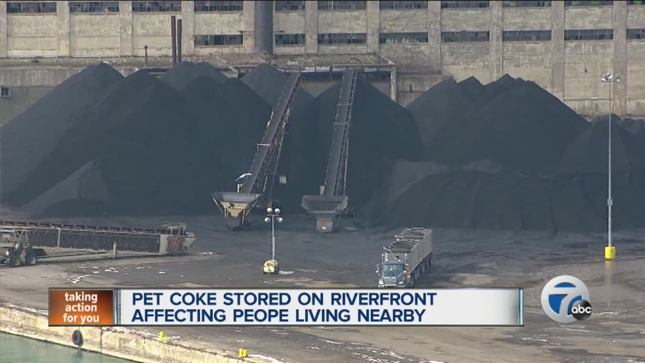 Large pet coke pile affecting neighbors