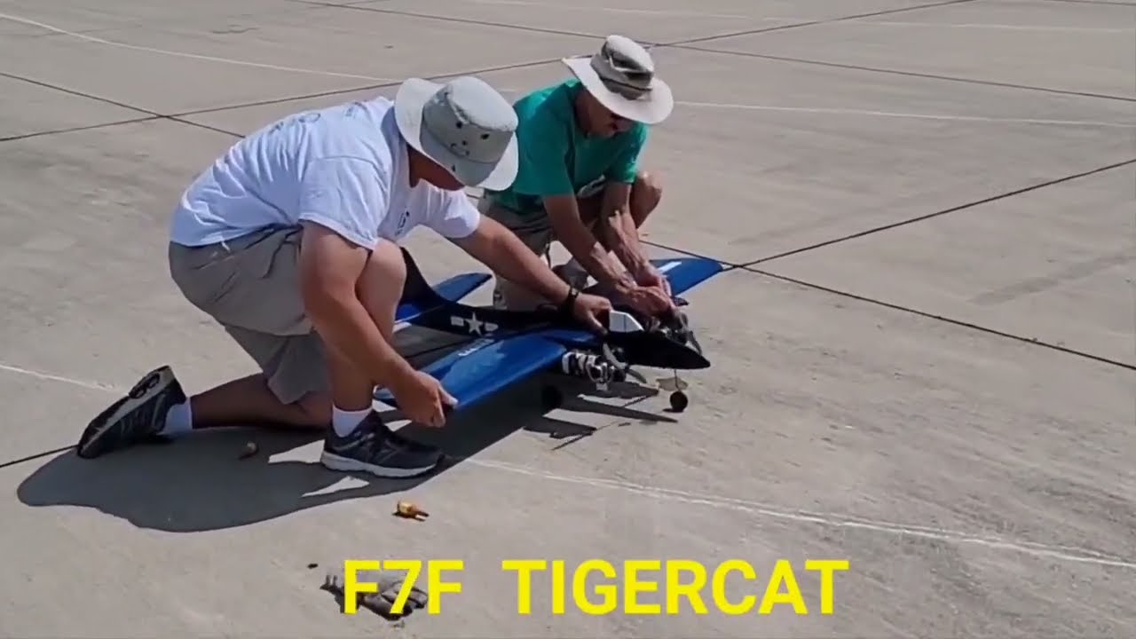 U-Control  F7F TIGERCAT O.S. 25FP