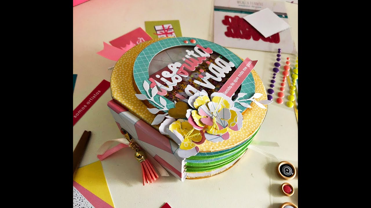 Scrapbook: álbum redondo con tapas en tela