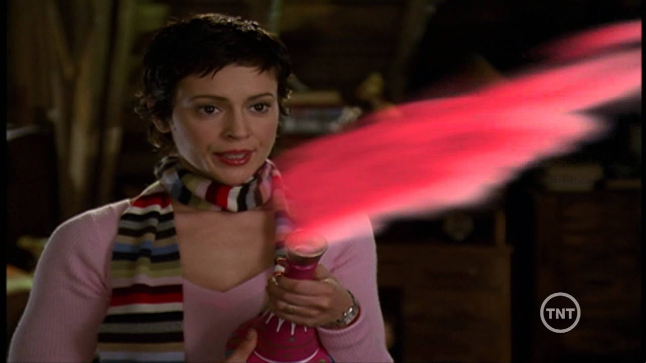 Charmed - I Dream Of Phoebe - Genie in a Bottle 03