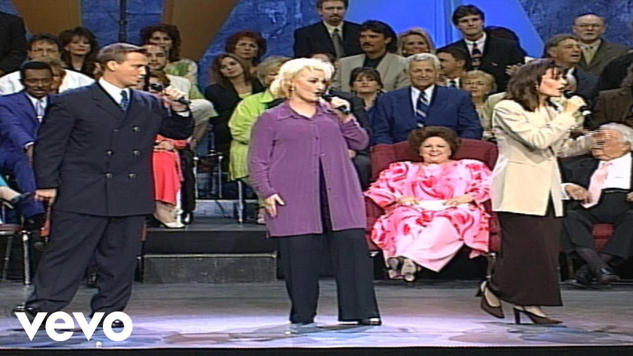 Bill & Gloria Gaither - Count Your Blessings [Live] ft. The Martins