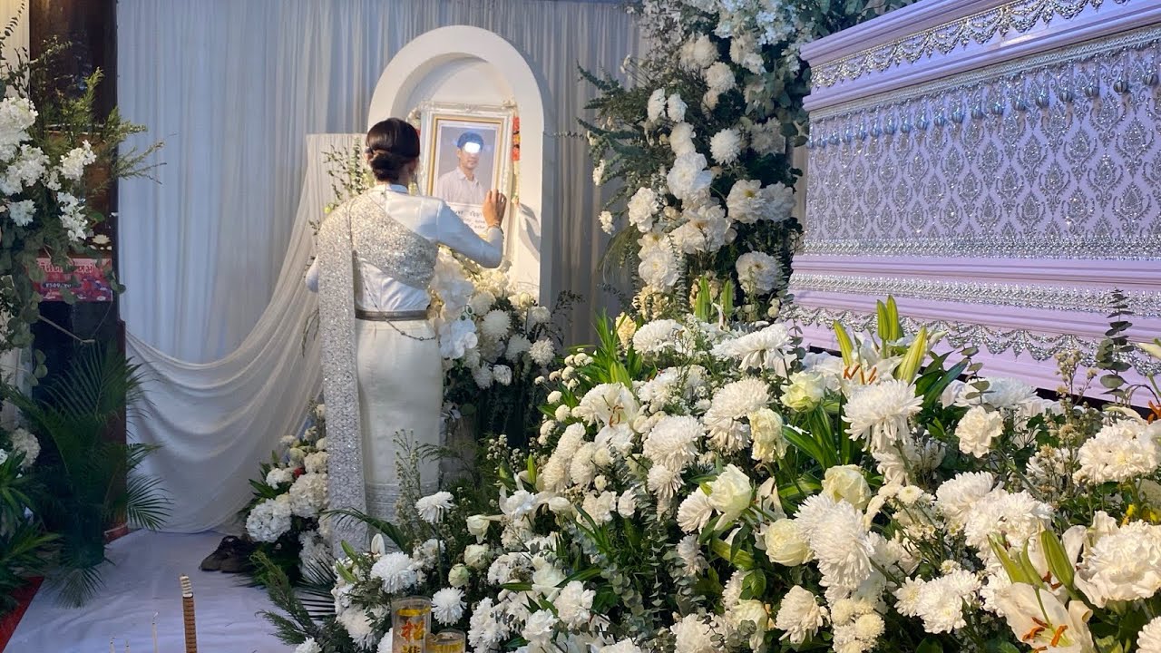สุดอาลัยสวมชุดบ่าวสาววันแต่งก่อนร้องเพลงหน้าศพส่งวิญญาณว่าที่เจ้าบ่าว