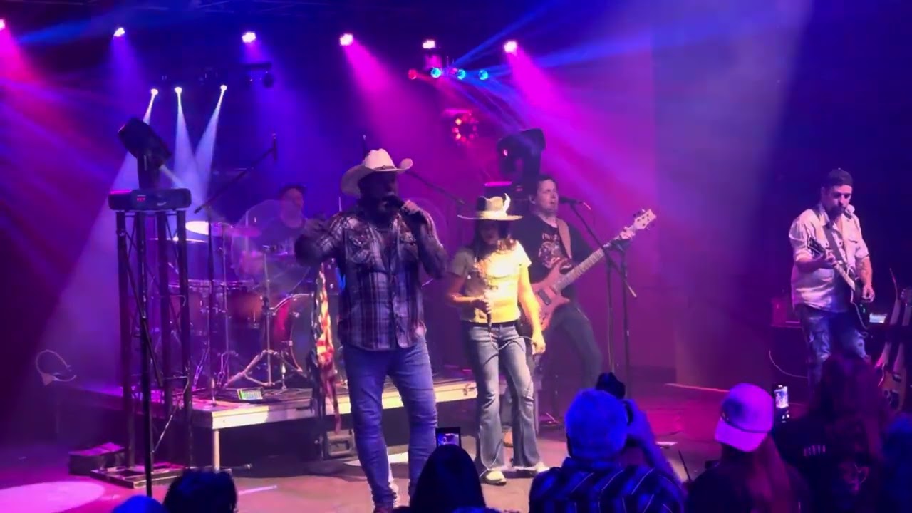 Josie Sal - Wait In The Truck with Buckwild (HARDY x Lainey Wilson Cover)