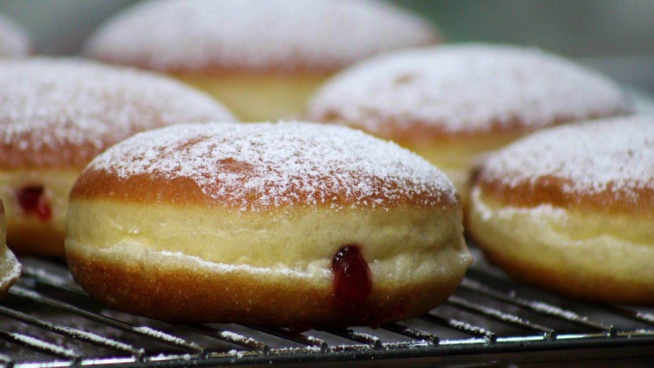 Berliner recipe| Soft and Puffy Berliner recipe | Strawberry Jam Donuts| Jam buns | sweet buns