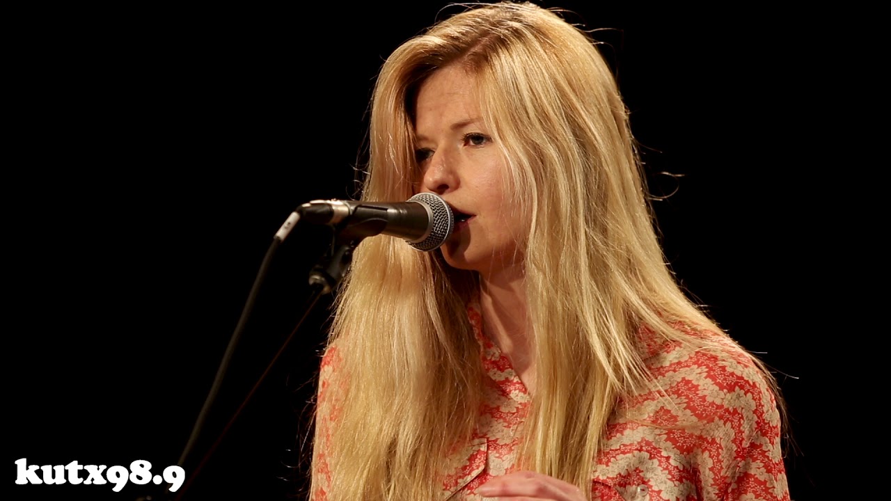 Still Corners - 