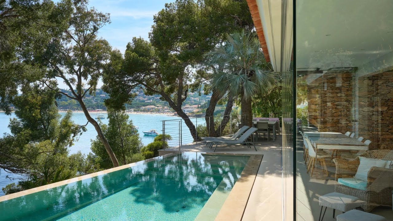 Waterfront villa with private dock in Le Lavandou