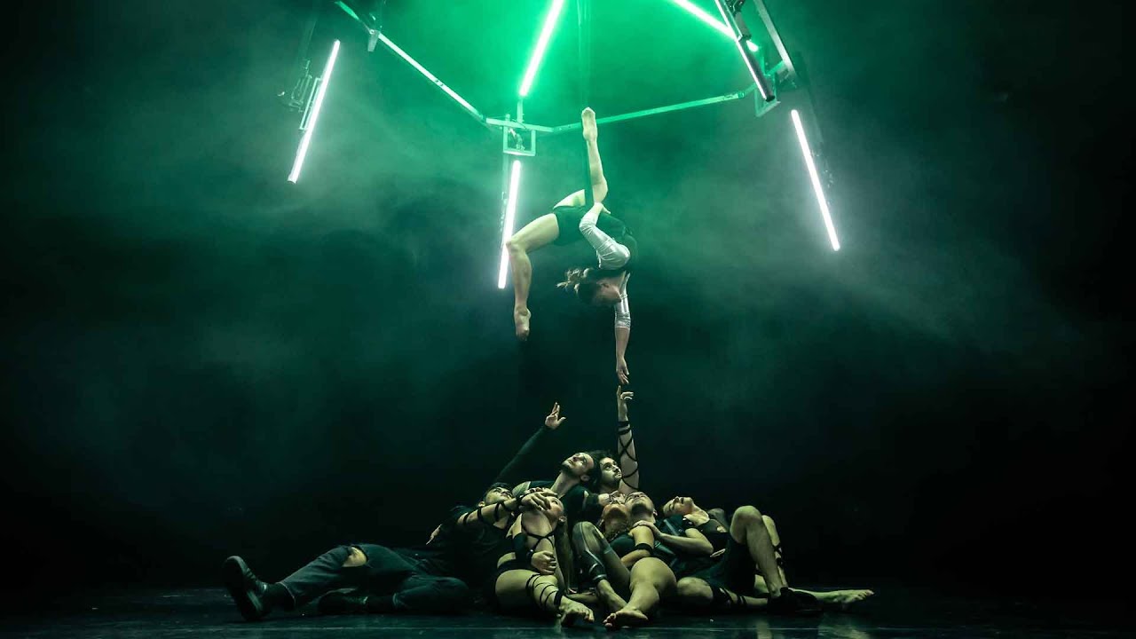 Flying LED - Futuristic Aerial Showact | DDC Vision