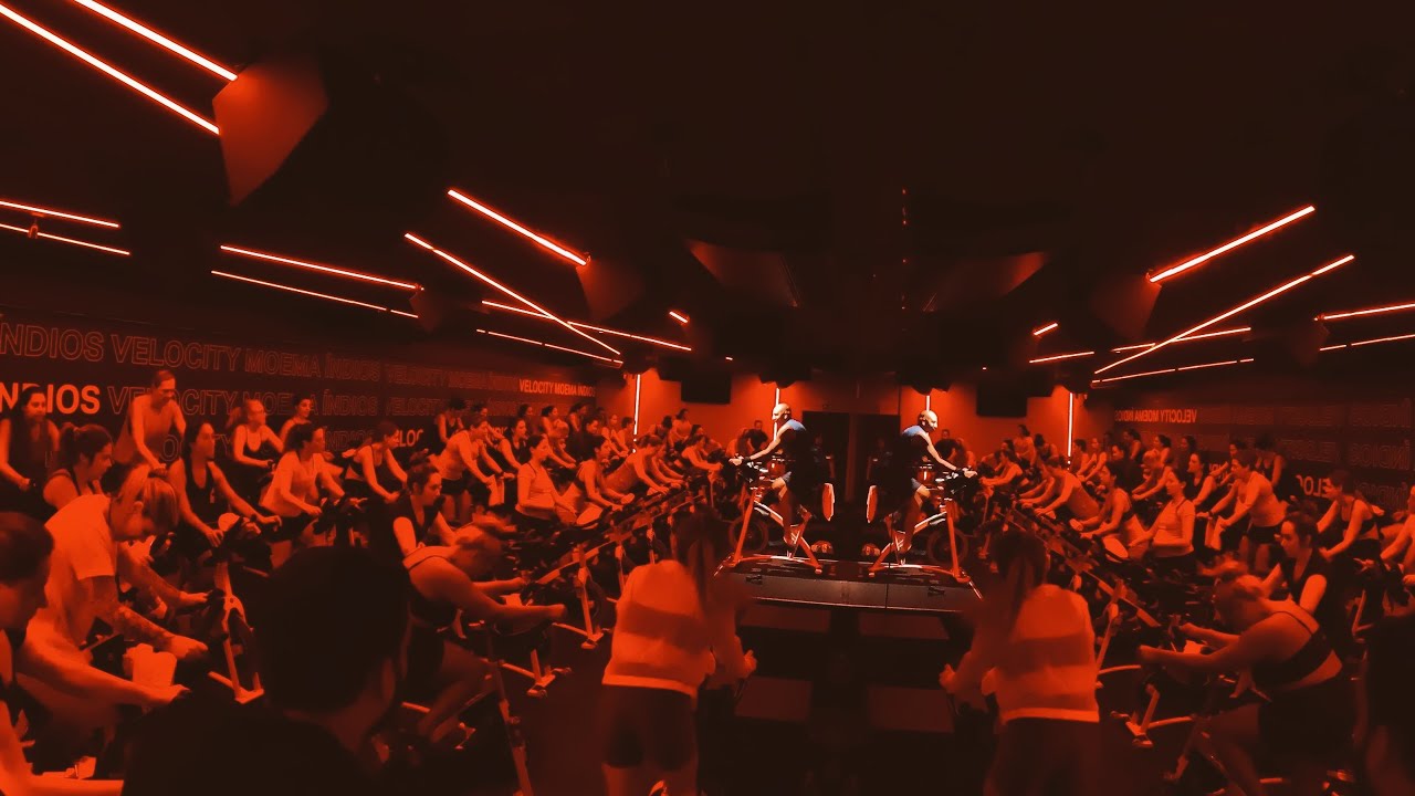 Aula de Bike Indoor música velocidades rápida 