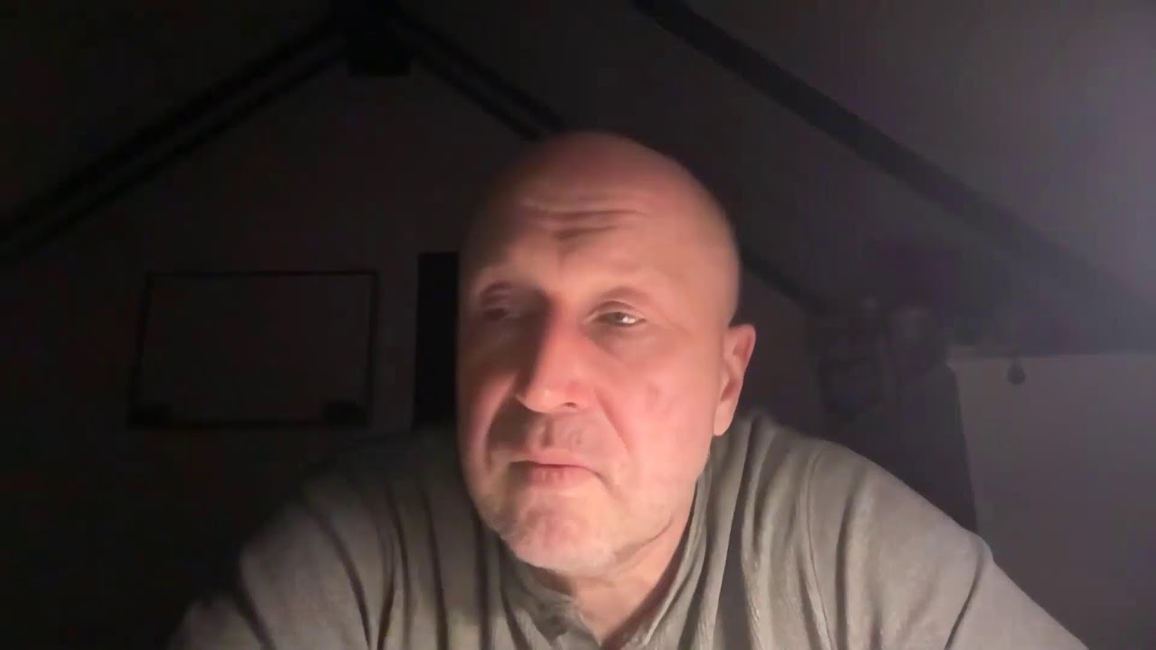 Перестань доказывать миру, что он несправедлив: займись своей жизнью.