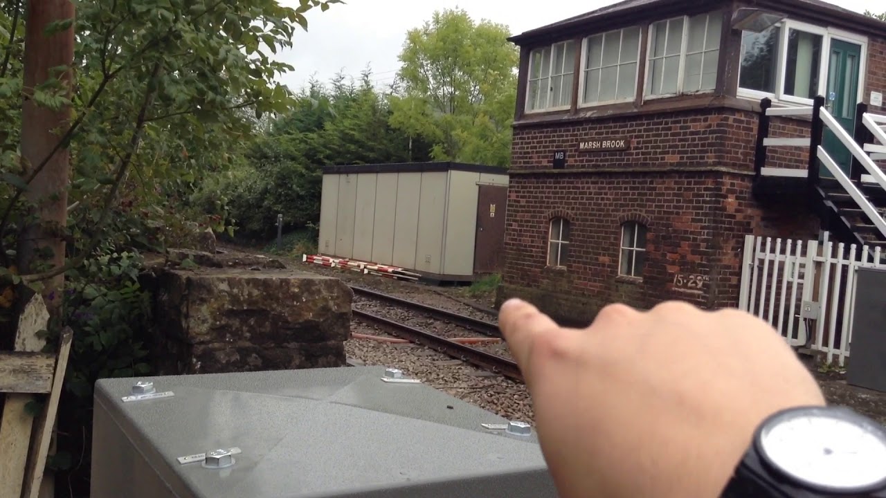 *NEW BARRIERS* Marshbrook Level Crossing (Shrops) 16/09/2018
