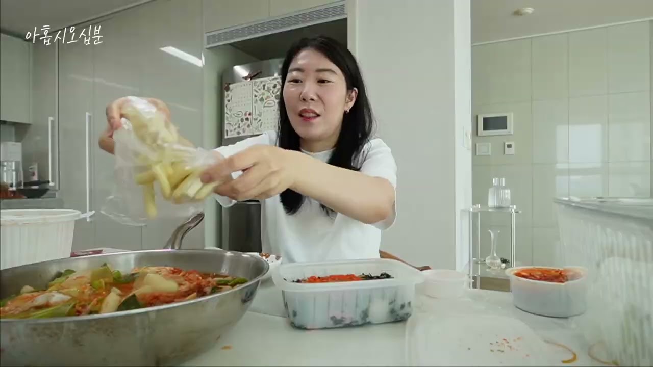 VLOGㅣ일상 브이로그 동거하세요? 강아지랑 운동하고, 집밥 요리하고 커피내리는 일상, 성원닭갈비 샹끄발레르