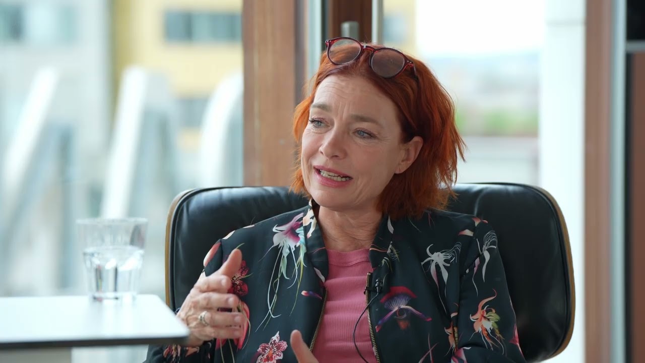 Diesmal auf WOGROLLYS COUCH Schauspielerin Aglaia Szyszkowitz