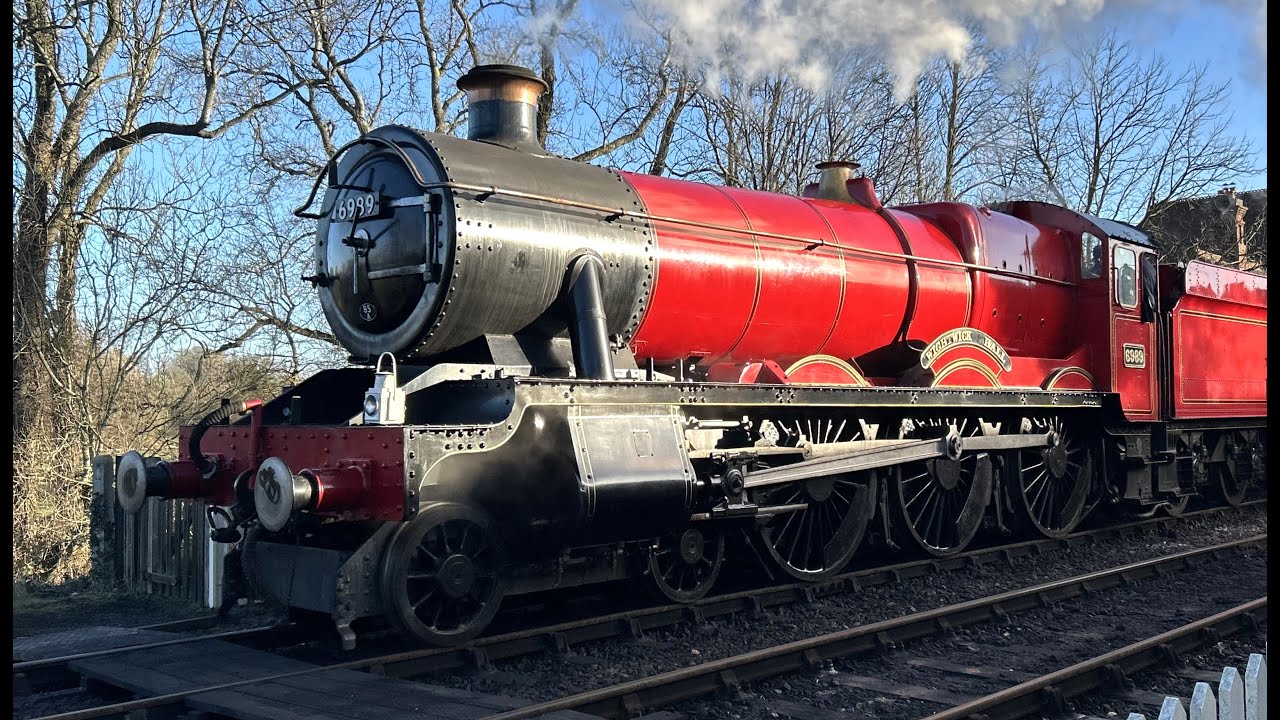 The Hogwarts Express in action on the Bluebell Railway 'Timetable B Service' 27/12/2025