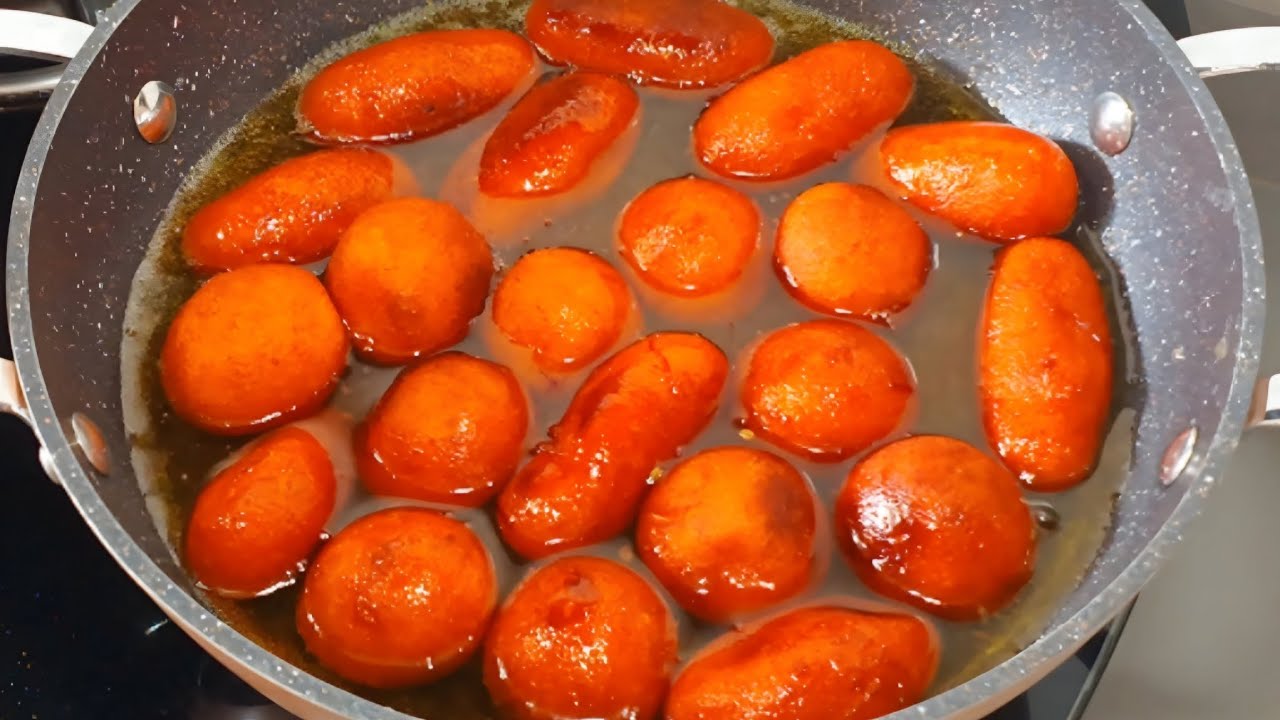 Gajar Ke Soft & Juicy Gulab Jamun/Gajar Ke Rasgulle/Winter Recipe/Carrot Recipe 