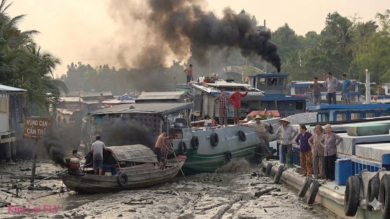 Vỡ Trận S&agrave; Lan Mắc Cạn Như Chợ Nổi Tr&ecirc;n S&ocirc;ng Chiếc N&agrave;o Muốn Đi Được Tốn Cả 100 L&iacute;t Dầu .