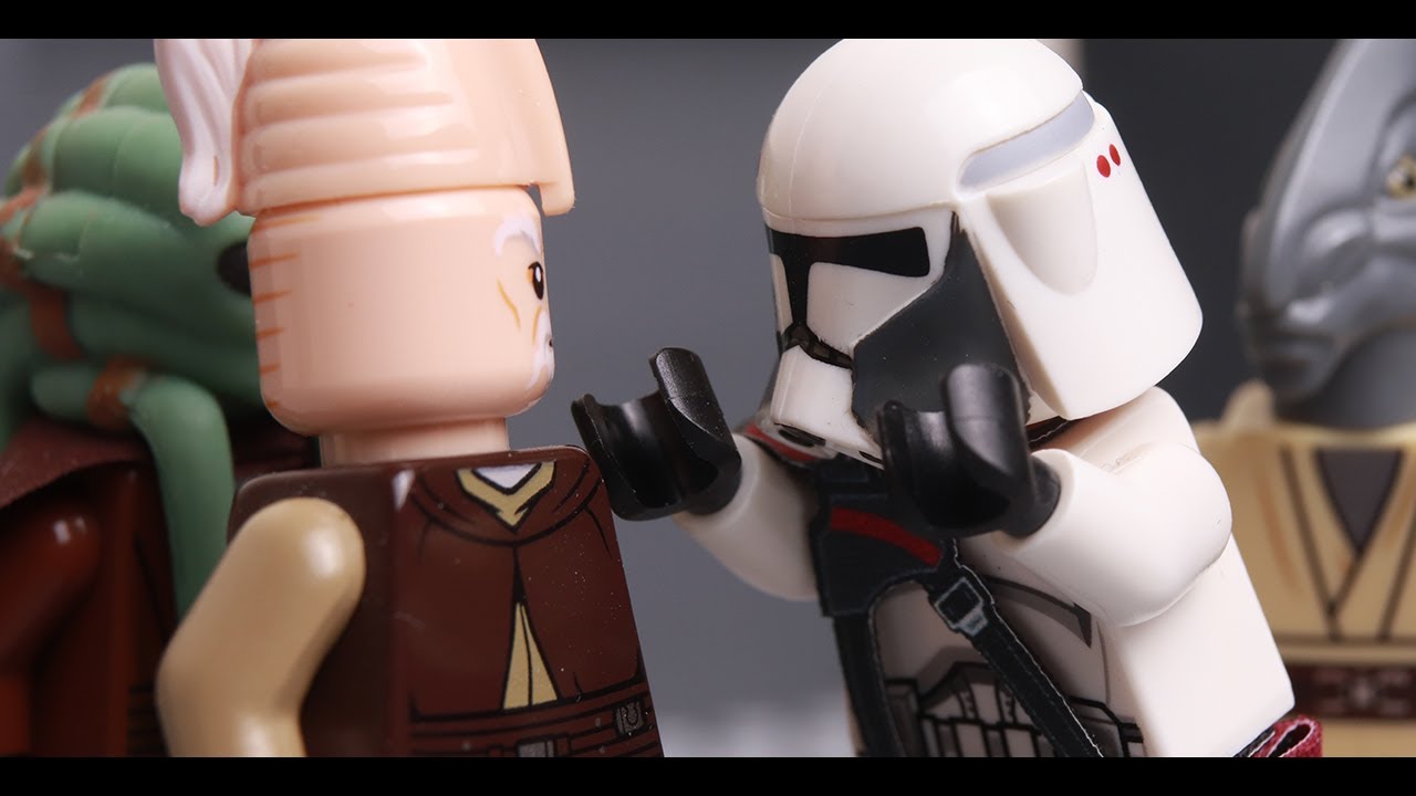 Commander Bacara Mocks At Ki-Adi Mundi's Head | LEGO Star Wars Stop Motion