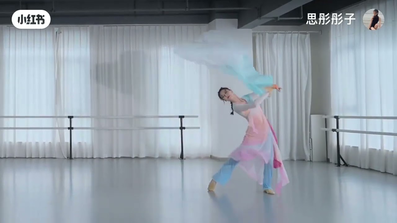 [Bi&ecirc;n gốc] M&uacute;a &bull;PH&Ugrave; QUANG 《浮光 - 思彤彤子 老师》 - #vuongnguyendance #lopmuathayvuong