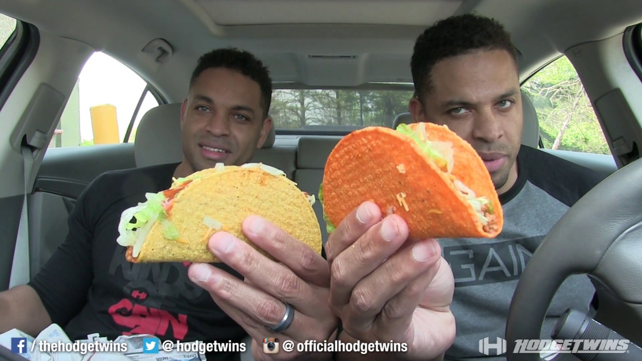 Ем тако с чипсами Nacho Cheese Doritos Locos и тако с чипсами Cool Ranch Doritos @hodgetwins