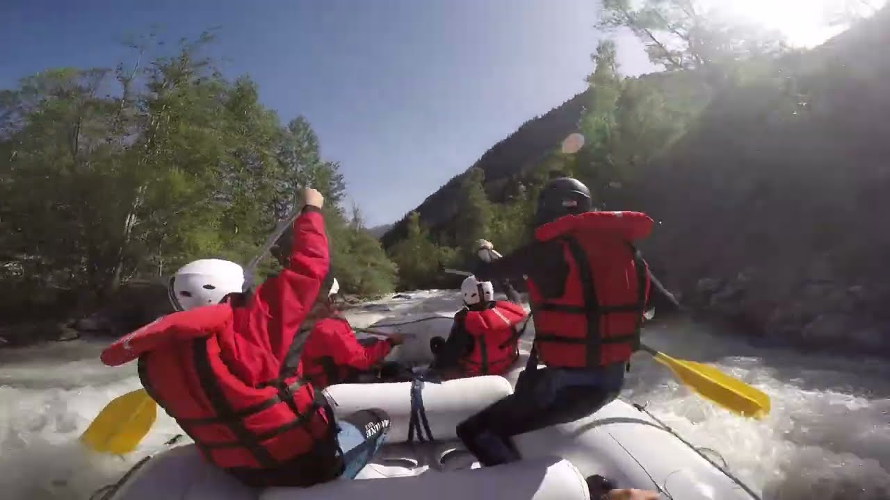Rafting sur le Gyr, en Vallée de Vallouise, avec Rivière Odyssée. www.riviere-odyssee.com