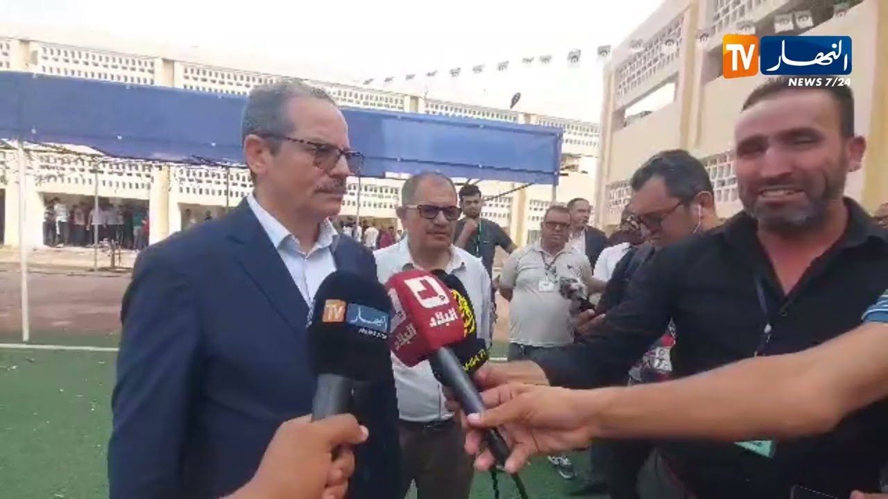 والي ورقلة يدلي بصوته الانتخابي بابتدائية ابن رشد