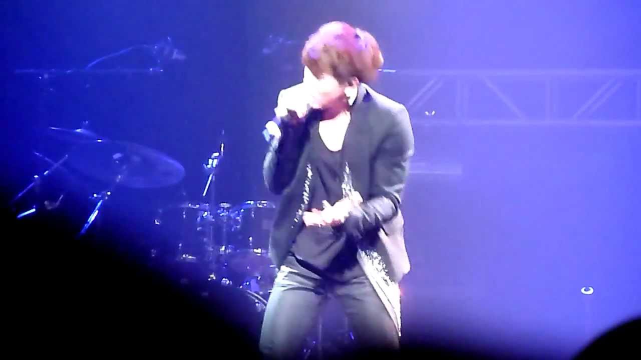 120309  FT Island - Love Sick * Hongki focused* + Speaking English @ Nokia Theatre in LA