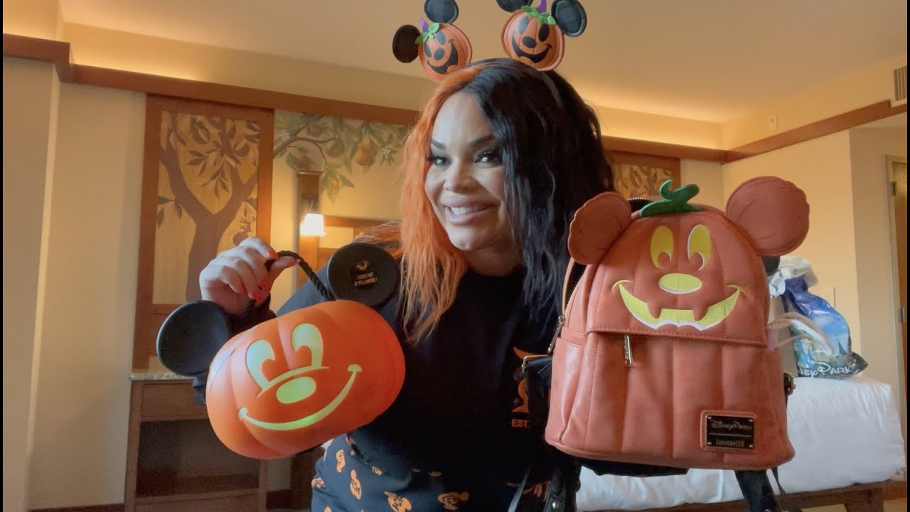 Disneyland Halloween MERCH 2021! Shopping Haul! (everything we bought)