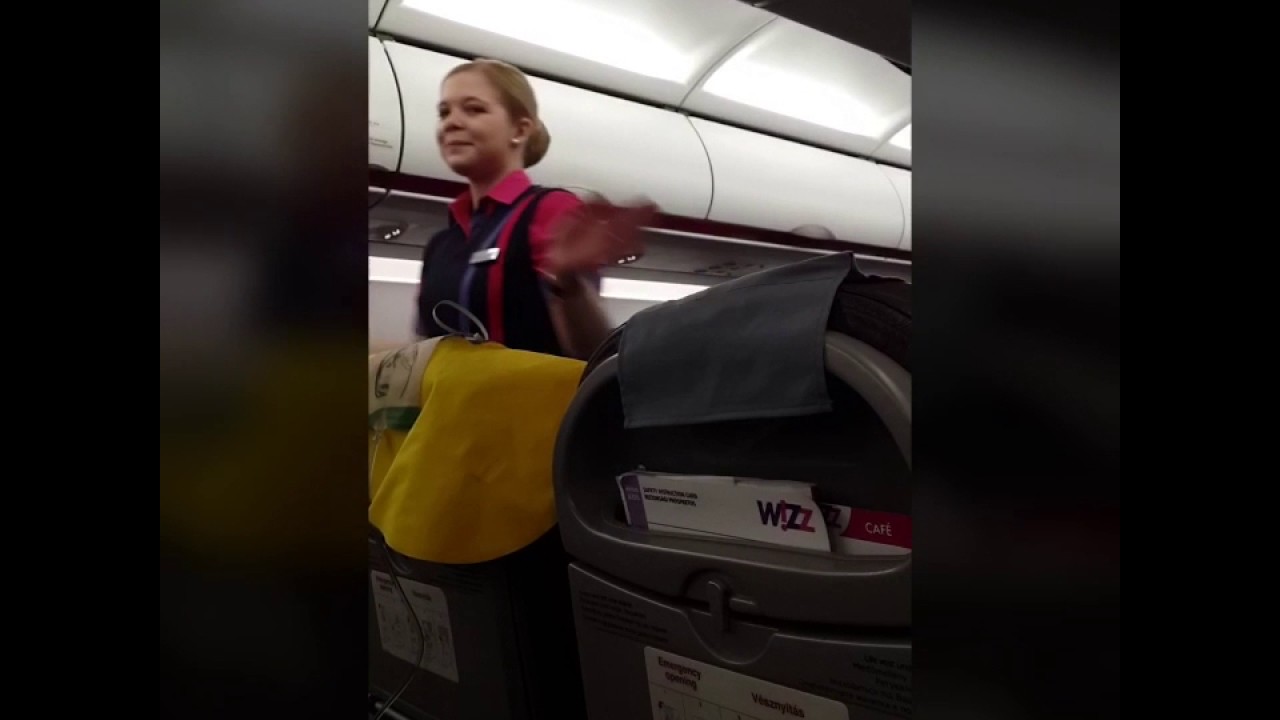 Safety demo by cabin crew | Wizz Air