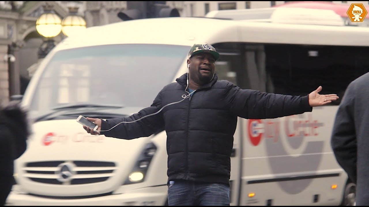 Adele - Hello Cover Sang bad in Public in London