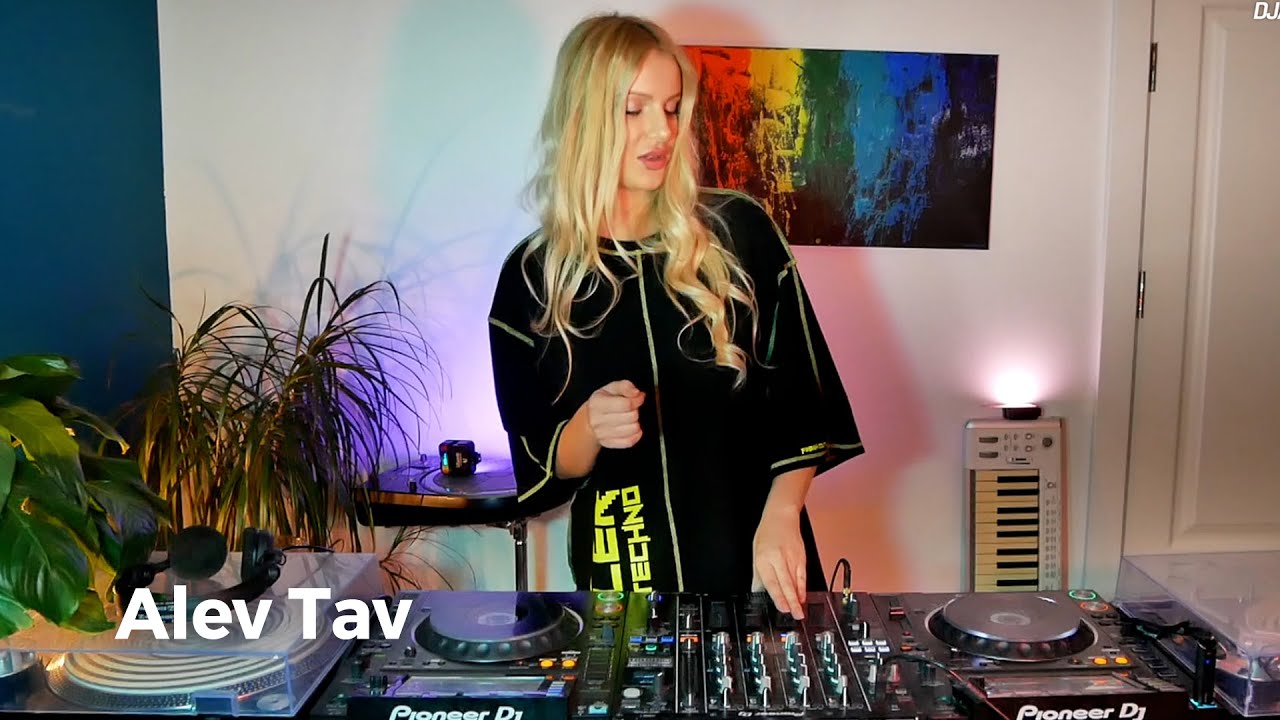 Alev Tav - Live @ DJanes.net 12.7.2022 / Tech House DJ Mix