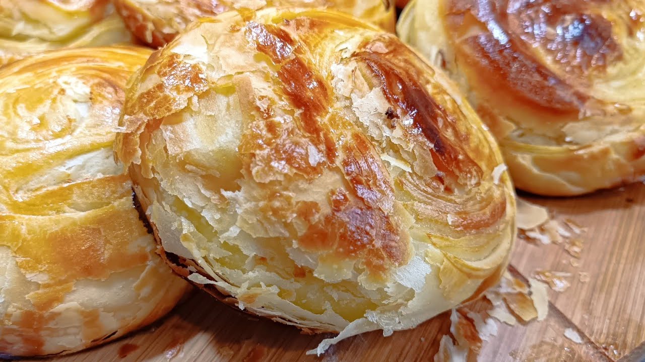 СУПЕР  ПРОСТОЕ ПРИГОТОВЛЕНИЕ СЛОЁНОГО ТЕСТА ВКУСНЕЙШАЯ СЛОЁНАЯ ВЫПЕЧКА с СЫРОМ