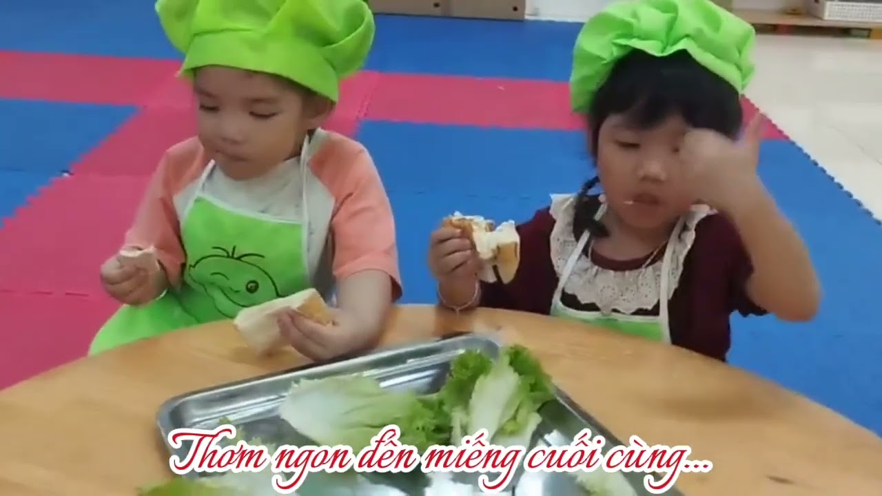 Vào bếp cùng bé với món bánh mì kẹp