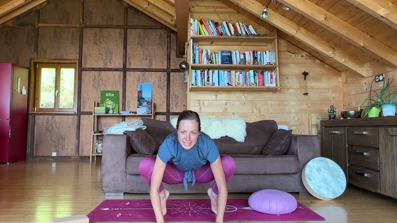 Tuto yoga : 10 min pour maîtriser la posture du corbeau (kakasana) avec Elise Pieters