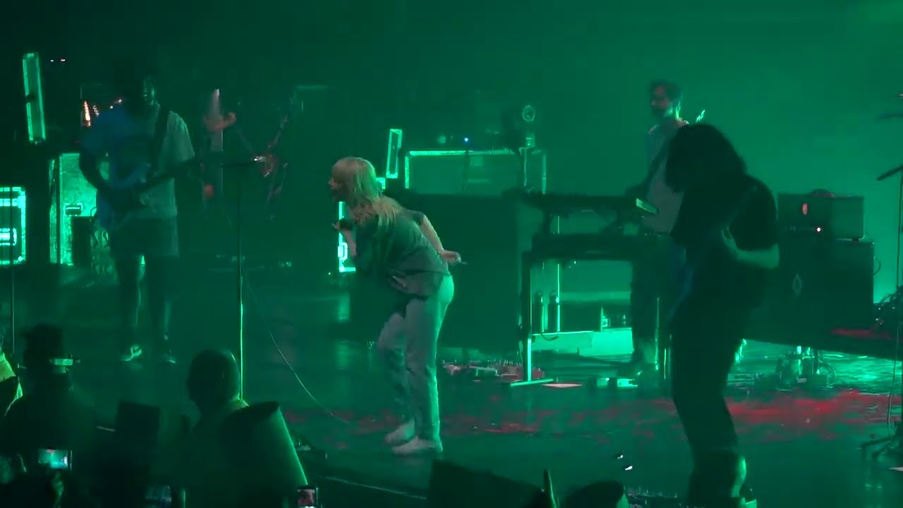 2023 06 14 Paramore - Big Man, Little Dignity