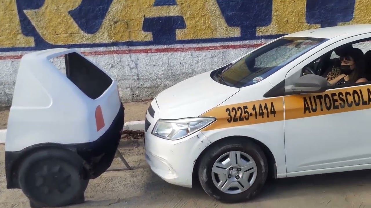 Aluna na sua primeira aula de Baliza