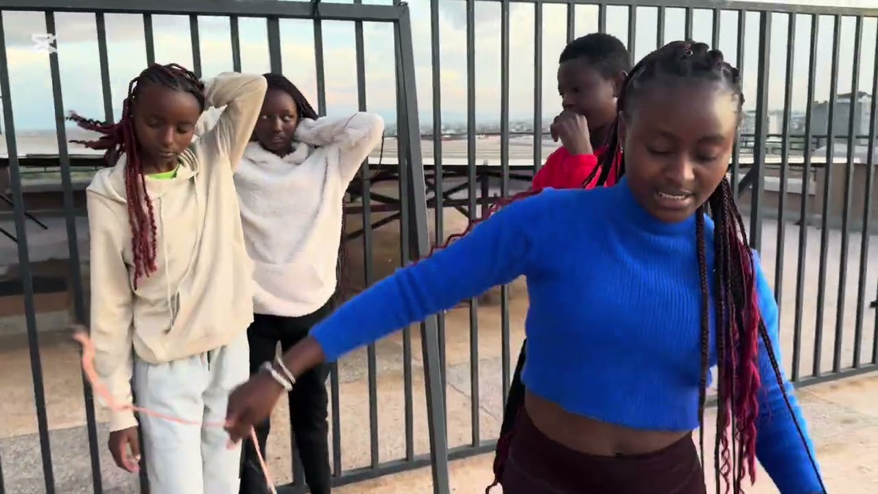 NO HANDS  CHALLENGE  & EATING COMPETITION😂this games your minds😂