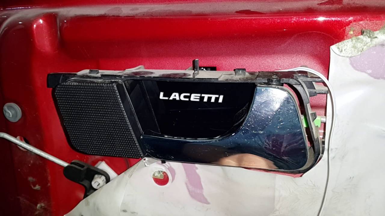 Как устанавливается подсветка в ручки, аналогично практически в 98% авто