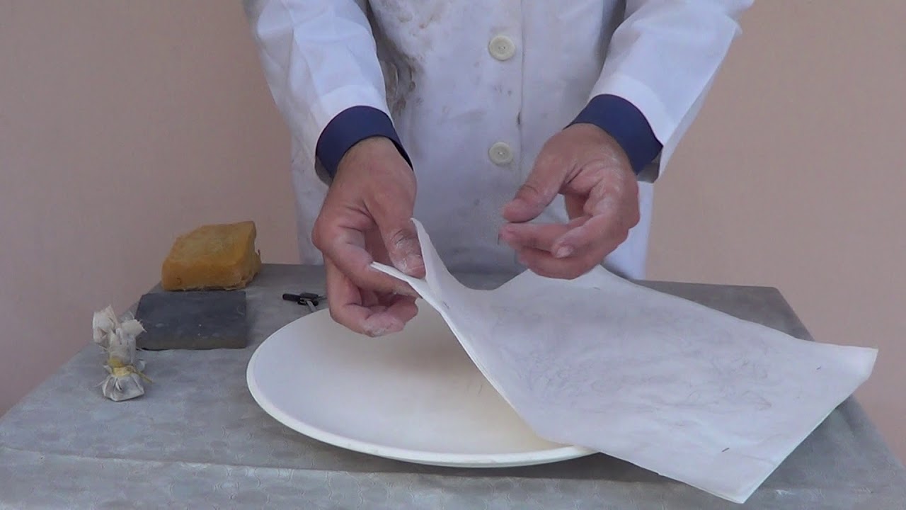 Çini Deseninin Tabağa Aktarılması (Kömür Baskısı) ve Tabağın Orta Noktasının Bulunması
