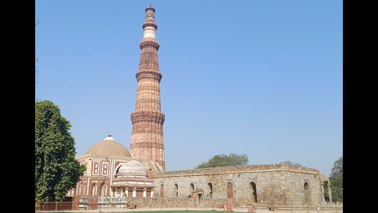 Indie - Qutb Minar - Nowe Delhi