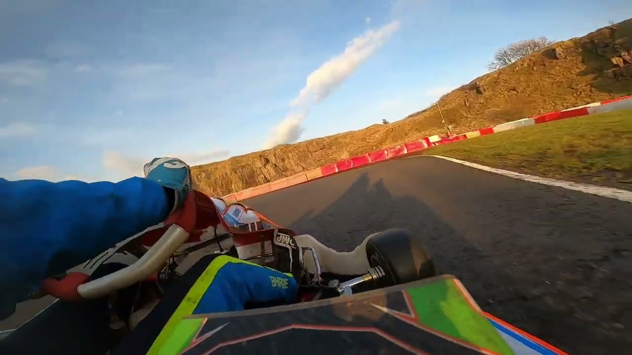 Rowrah test day 😋 first time here slicks in damp conditions 