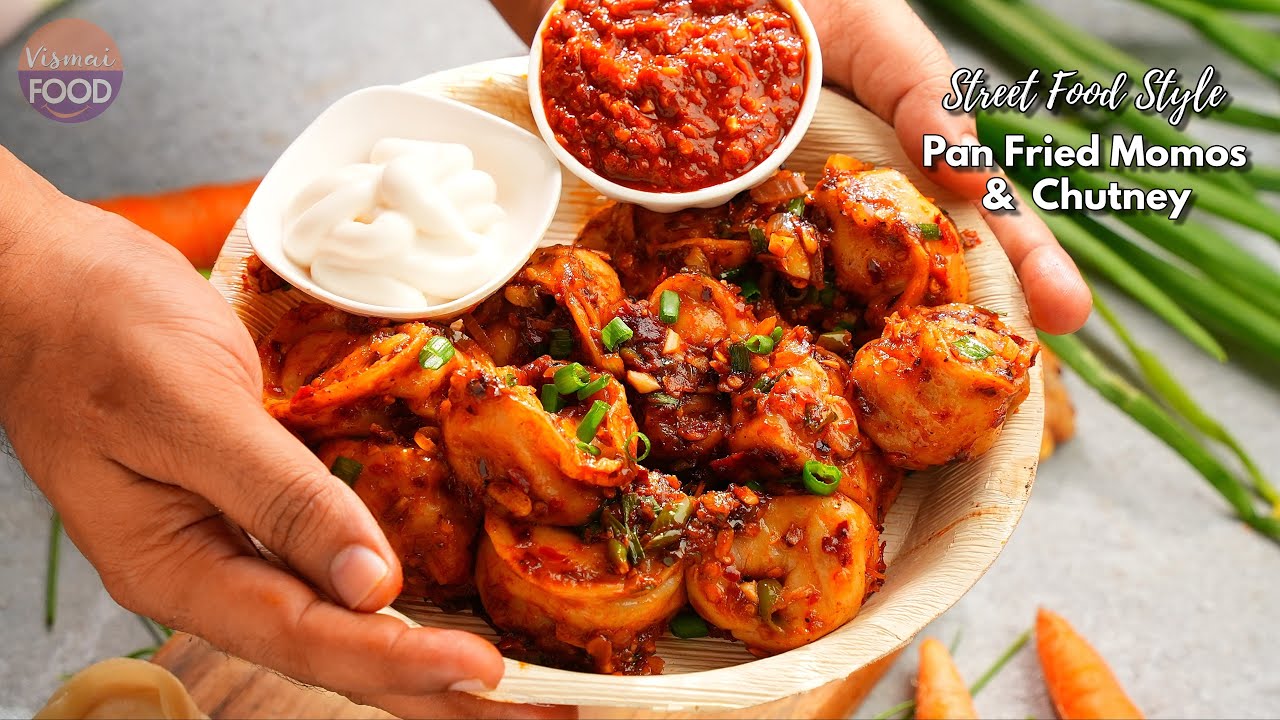 మోమోస్ చేయాలంటే ఈ వీడియో చూడాల్సిందే | Pan fried veg momos with momos chutney recipe @VismaiFood