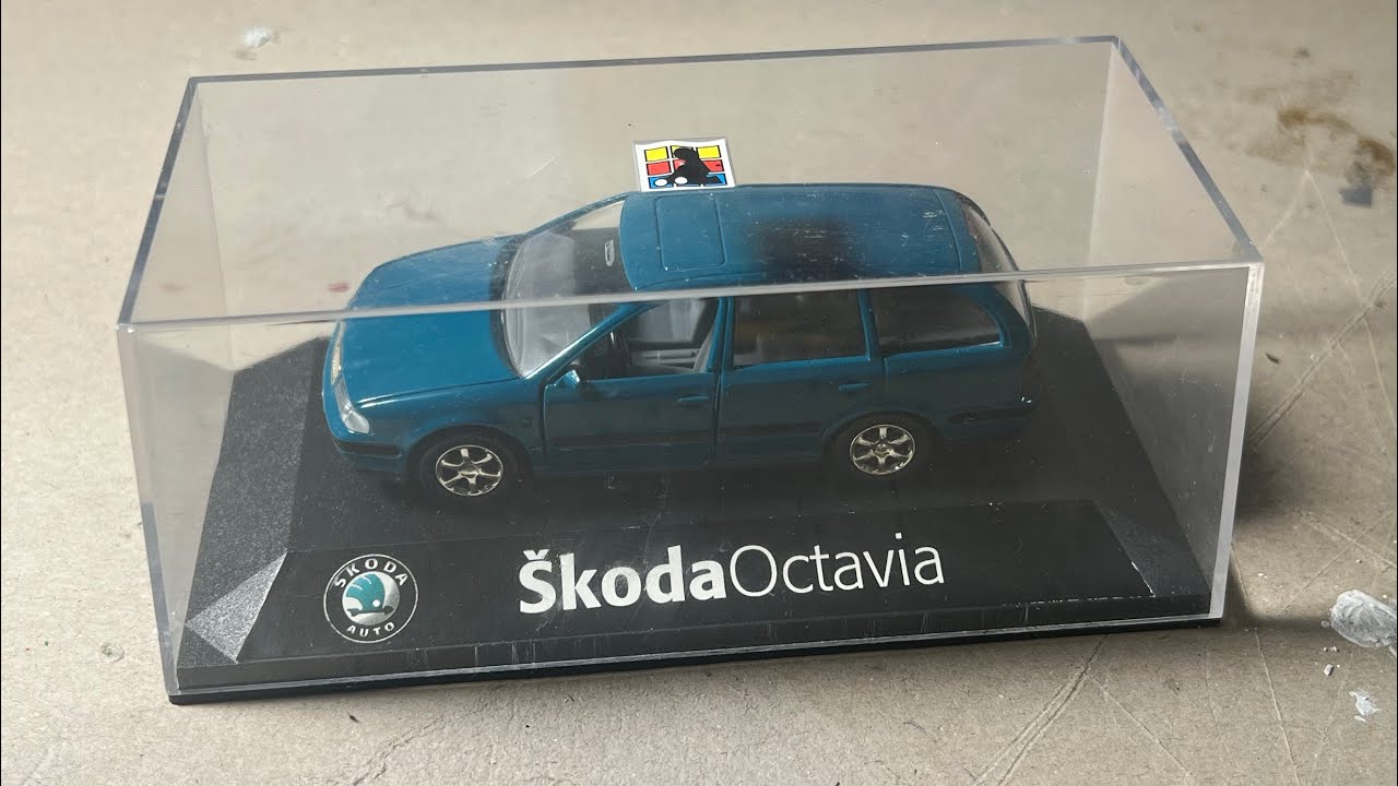 Škoda Octavia Kaden 1/43. GREEN EDITION