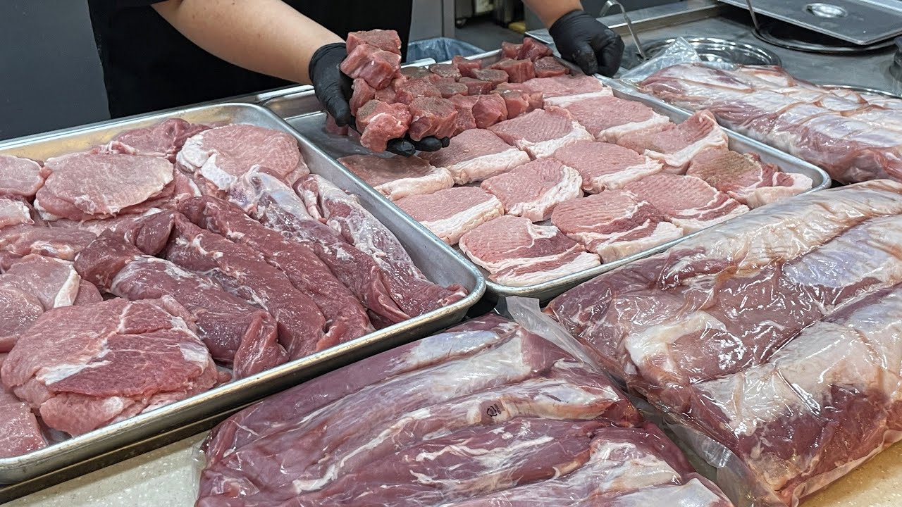 역대급 신기한 왕돈까스! 신기한 자동 기계로 만드는 돈까스? 경기 양주시 1등 왕돈까스집┃Handmade pork cutlet / Korean street food