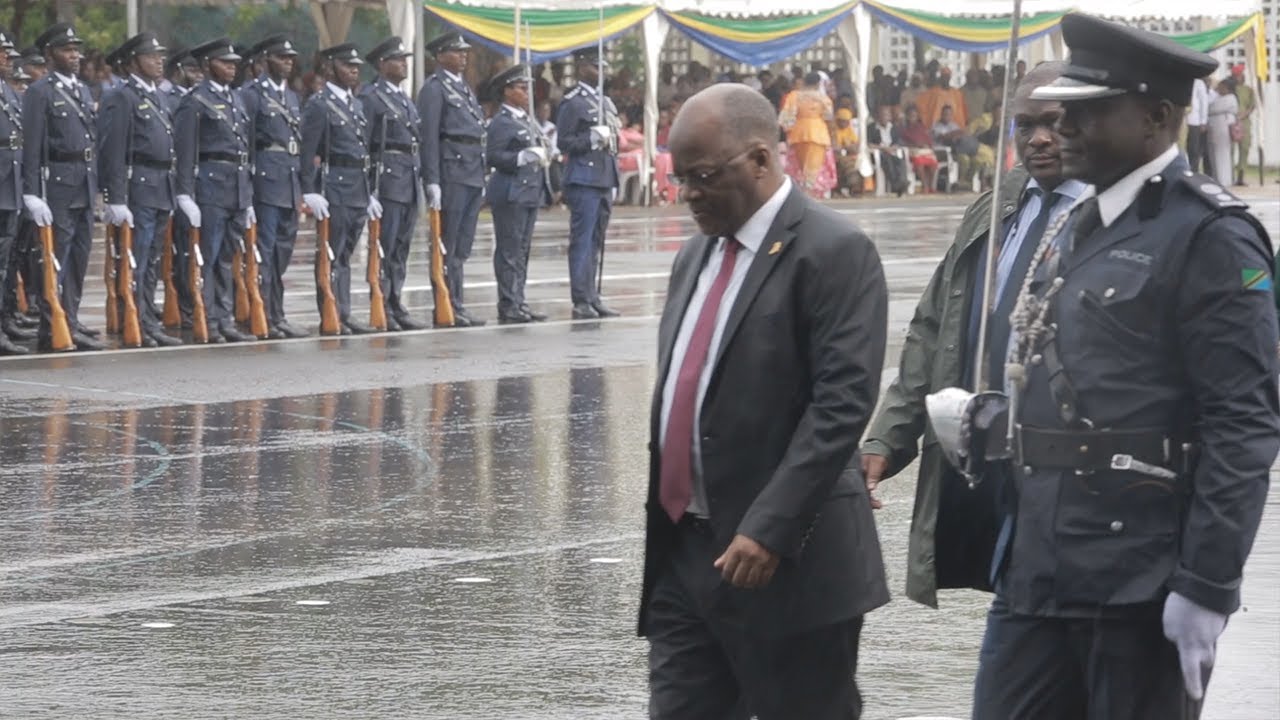 KUMBUKIZI: RAIS MAGUFULI ALIPOKAGUA GWARIDE MVUANI