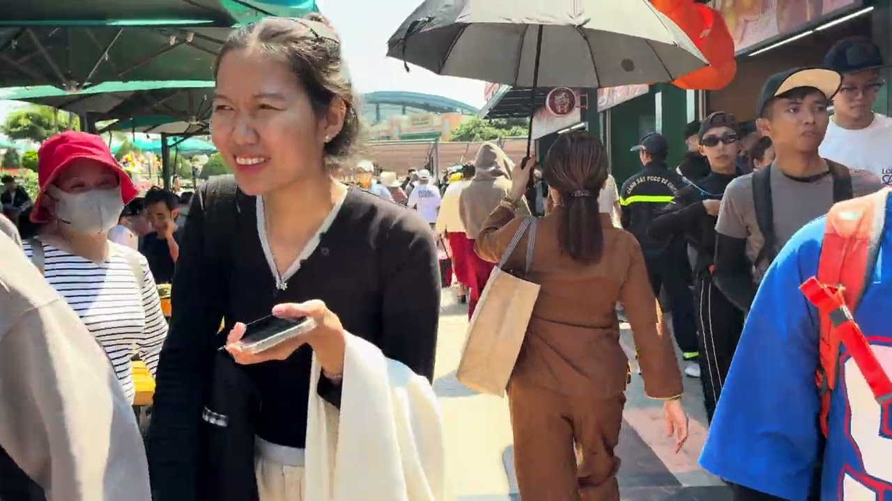 Núi Bà Đen đi xuống Chùa Bà