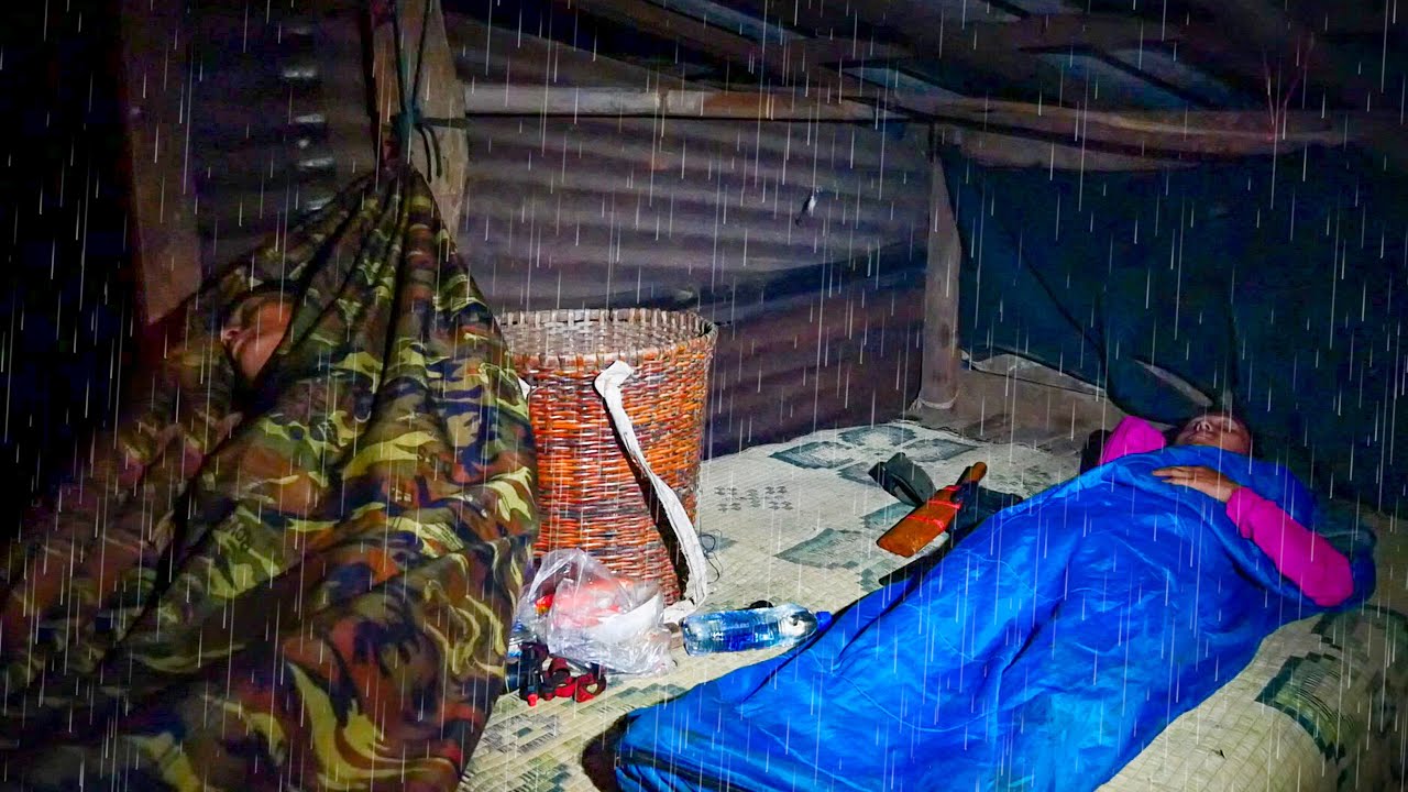 กำลังเข้าป่าฟ้าผ่าอย่างแรง เลยวิ่งเข้ากระต๊อบ นอนพร้อมพายุฝนลมแรงเกือบทั้งคืน [วรวิช]
